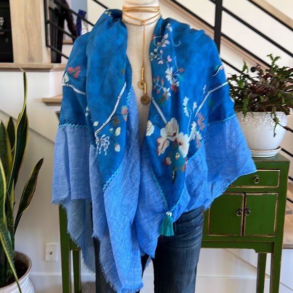 Rubicon silk & cotton oversized shawl. - Picture 7 of 16